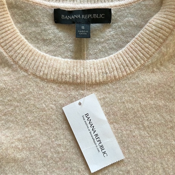 Banana republic new with tags, sweater, size small - Picture 4 of 6